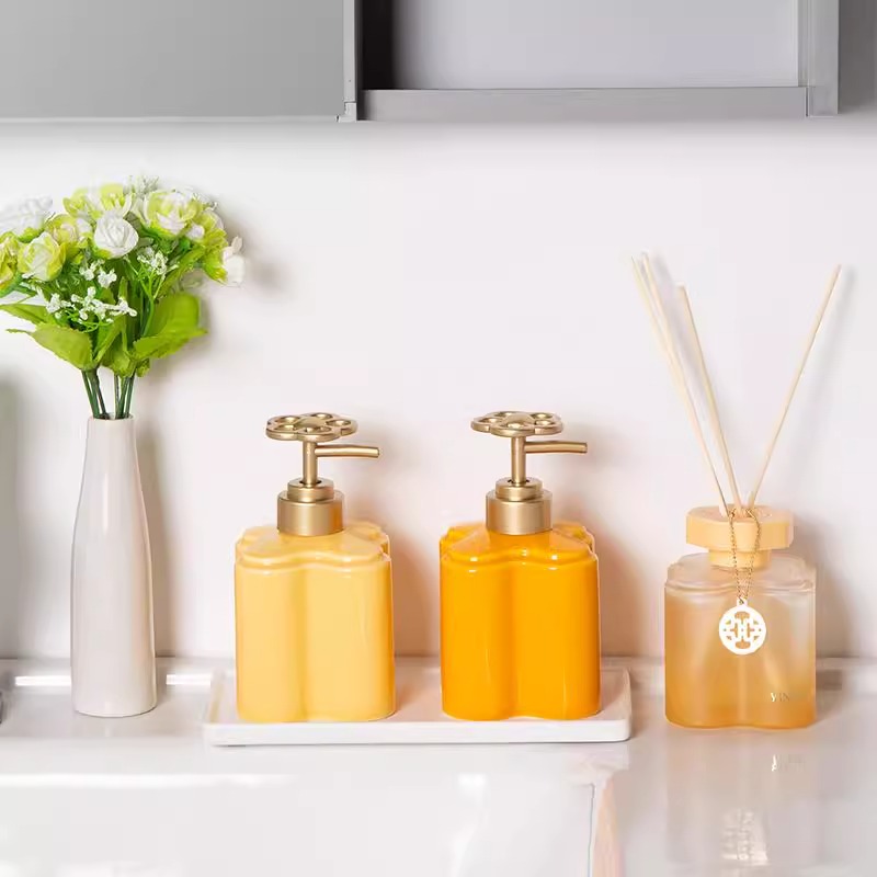Water Bottle Blank - Modern Turuncu Çiçek Seramik Losyon Şişesi